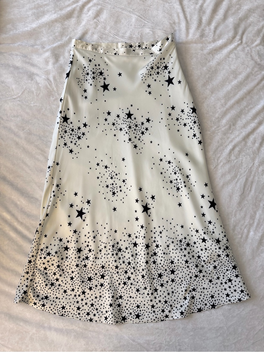 Silky off white Midi Skirt with Black Star Print size Small Made in Italy